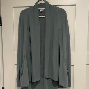 Athleta Pranayama Wrap in Minimalistic Gray